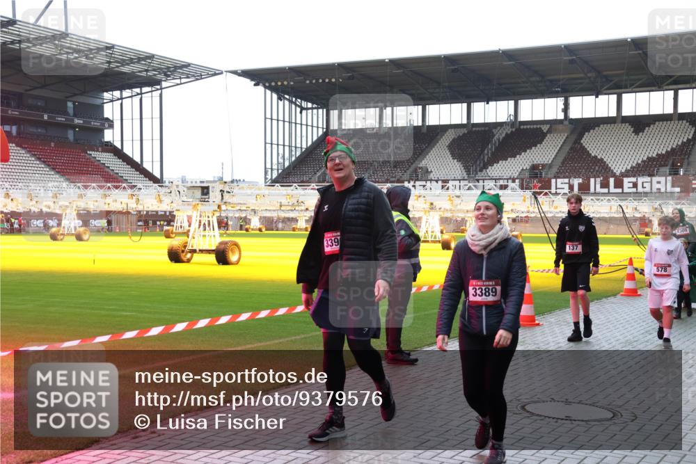 07.12.2025 - St. Pauli X-Mass-Run No. 15 Luisa Fischer http://msf.ph/oto/9379576 07.12.2025 10:35:29 Ziel 339, 3389, 137, 578, 4309, 137, 493, 561, 578, 2353, 2406, 2422, 2857, 2863, 3224, 3721, 4147, 4149, 4276, 4277, 4309, 4310, 4316, 4317, 4336, 4337, 4443, 4595, 4772, 4776, 4778, 4779 meine-sportfotos.de