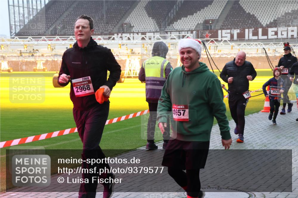 07.12.2025 - St. Pauli X-Mass-Run No. 15 Luisa Fischer http://msf.ph/oto/9379577 07.12.2025 10:06:56 Ziel 2968, 1, 15, 2968, 15, 4657, 127, 3535, 3213, 34, 127, 148, 150, 180, 187, 468, 562, 867, 893, 967, 969, 1007, 1119, 1369, 1479, 1480, 1788, 1832, 1937, 1946, 2129, 2894, 2968, 3093, 3172, 3196, 3213, 3232, 3330, 3333, 3534, 3535, 3536, 3537, 3970, 3971, 4246, 4251, 4459, 4657, 4665, 4670, 4672, 4676, 4677, 4735, 4736, 4738, 4739 meine-sportfotos.de