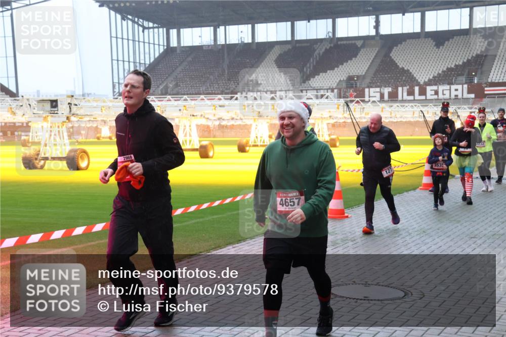 07.12.2025 - St. Pauli X-Mass-Run No. 15 Luisa Fischer http://msf.ph/oto/9379578 07.12.2025 10:06:56 Ziel 2968, 5, 4657, 127, 3535, 3232, 34, 127, 148, 150, 180, 187, 468, 562, 867, 893, 967, 969, 1007, 1119, 1369, 1479, 1480, 1788, 1832, 1937, 1946, 2129, 2894, 2968, 3093, 3172, 3196, 3213, 3232, 3330, 3333, 3534, 3535, 3536, 3537, 3970, 3971, 4246, 4251, 4459, 4657, 4665, 4670, 4672, 4676, 4677, 4735, 4736, 4738, 4739 meine-sportfotos.de