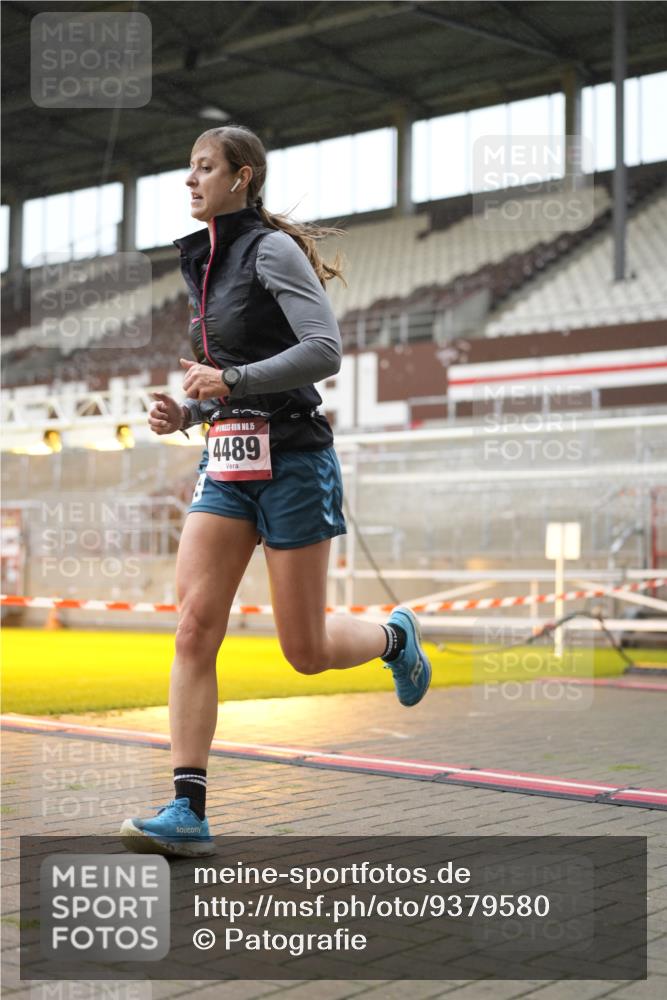 07.12.2025 - St. Pauli X-Mass-Run No. 15 Patografie http://msf.ph/oto/9379580 07.12.2025 10:14:12 Ziel 174, 352, 3243, 4489, 4502, 4526, 4545 meine-sportfotos.de