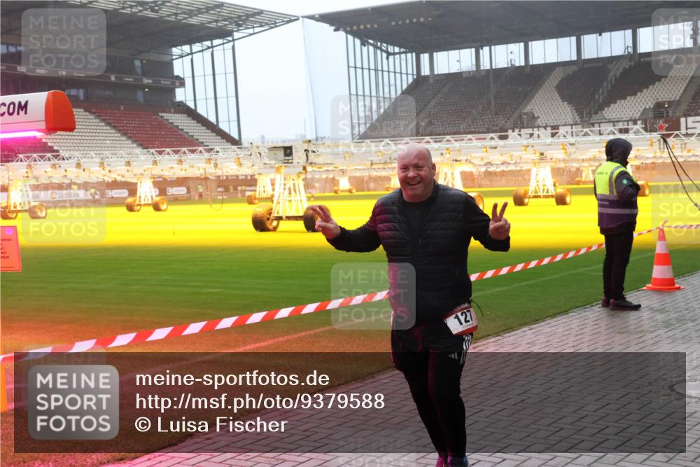 07.12.2025 - St. Pauli X-Mass-Run No. 15 Luisa Fischer http://msf.ph/oto/9379588 07.12.2025 10:06:59 Ziel 127, 34, 127, 148, 150, 187, 217, 562, 867, 893, 967, 969, 1007, 1103, 1119, 1369, 1479, 1480, 1505, 1832, 1937, 1946, 2129, 2894, 2968, 3093, 3189, 3196, 3213, 3232, 3330, 3333, 3534, 3535, 3536, 3537, 3970, 3971, 4246, 4251, 4459, 4657, 4665, 4670, 4672, 4676, 4677, 4735, 4736, 4738, 4739 meine-sportfotos.de