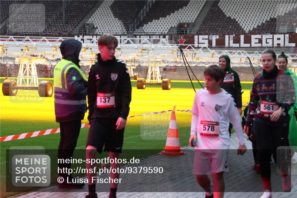 07.12.2025 - St. Pauli X-Mass-Run No. 15 Luisa Fischer http://msf.ph/oto/9379590 07.12.2025 10:35:32 Ziel 137, 578, 309, 561, 137, 493, 561, 578, 998, 1100, 1365, 2353, 2406, 2422, 2857, 2863, 3224, 3721, 4147, 4149, 4276, 4277, 4309, 4310, 4443, 4595, 4772, 4776, 4778, 4779 meine-sportfotos.de