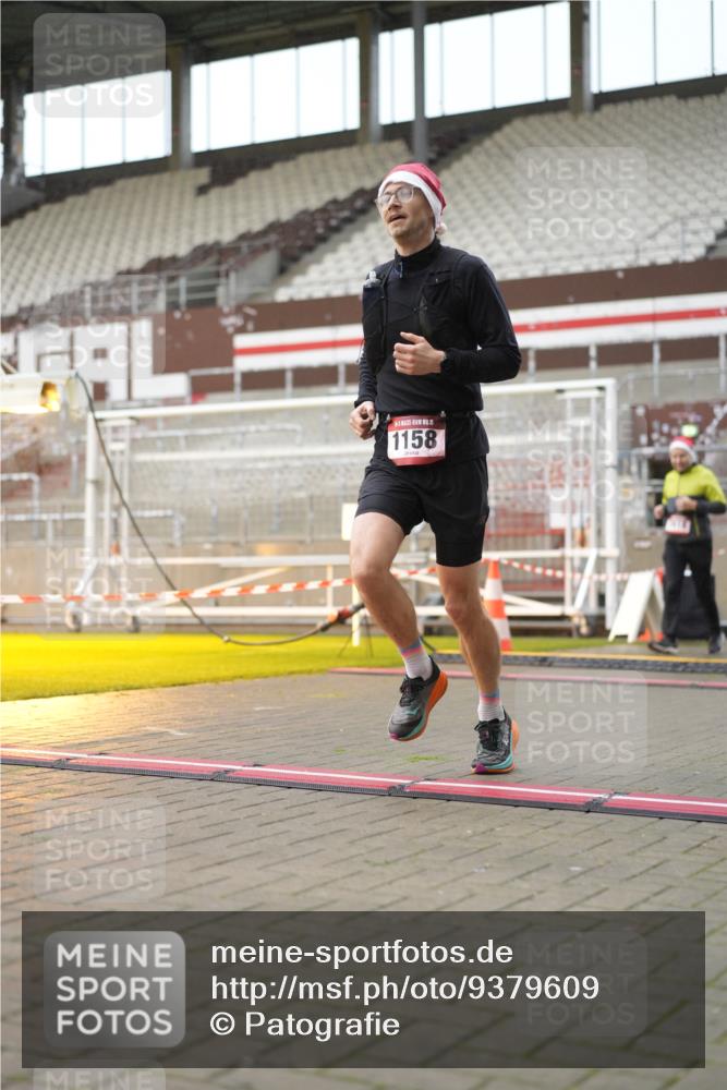 07.12.2025 - St. Pauli X-Mass-Run No. 15 Patografie http://msf.ph/oto/9379609 07.12.2025 10:14:22 Ziel 174, 352, 1158, 2564, 2617, 2618, 2864, 4489, 4545 meine-sportfotos.de
