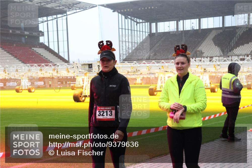 07.12.2025 - St. Pauli X-Mass-Run No. 15 Luisa Fischer http://msf.ph/oto/9379636 07.12.2025 10:07:07 Ziel 15, 3213, 34, 150, 187, 217, 366, 562, 867, 893, 972, 975, 1007, 1103, 1119, 1369, 1479, 1480, 1505, 1735, 1736, 1832, 1937, 1946, 2129, 3189, 3213, 3232, 3330, 3333, 3534, 3535, 3536, 3537, 3970, 3971, 4354, 4459, 4657, 4665, 4672, 4677, 4735, 4736, 4738, 4739 meine-sportfotos.de
