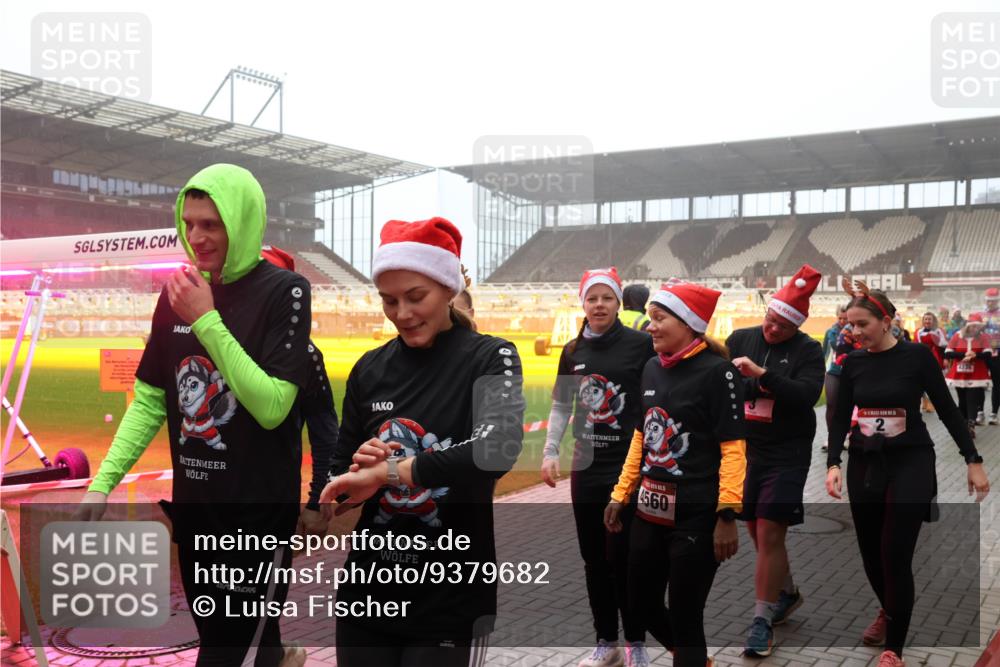 07.12.2025 - St. Pauli X-Mass-Run No. 15 Luisa Fischer http://msf.ph/oto/9379682 07.12.2025 10:07:26 Ziel 4560, 150, 217, 366, 421, 792, 867, 972, 975, 1007, 1103, 1505, 1572, 1735, 1736, 2129, 2983, 3189, 3330, 3333, 3414, 3945, 3970, 3971, 4354, 4735, 4738 meine-sportfotos.de