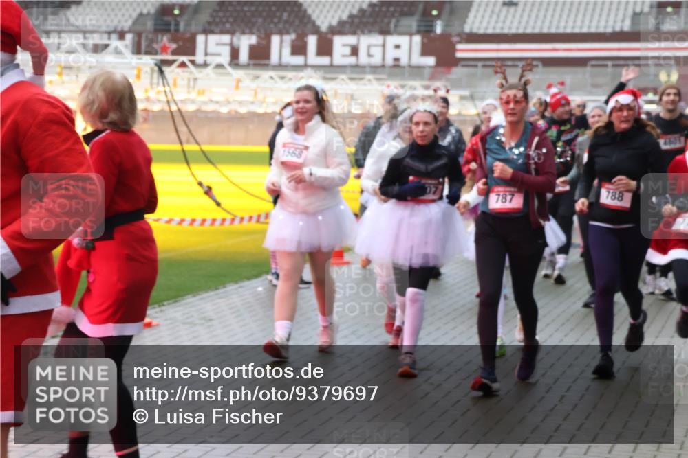 07.12.2025 - St. Pauli X-Mass-Run No. 15 Luisa Fischer http://msf.ph/oto/9379697 07.12.2025 11:11:52 Ziel 1568, 787, 788, 401, 48, 171, 182, 190, 411, 660, 679, 689, 690, 697, 698, 777, 787, 788, 812, 815, 817, 832, 841, 909, 1145, 1146, 1147, 1309, 1321, 1518, 1519, 1557, 1565, 1568, 1589, 1619, 1707, 1711, 1714, 1767, 1770, 2258, 2742, 4801, 4805, 4806, 4810, 4813, 5005, 5006 meine-sportfotos.de