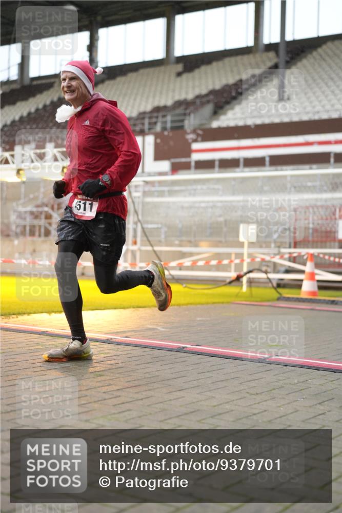 07.12.2025 - St. Pauli X-Mass-Run No. 15 Patografie http://msf.ph/oto/9379701 07.12.2025 10:14:31 Ziel 1158, 2564, 2617, 2618, 2864, 3565, 4508 meine-sportfotos.de