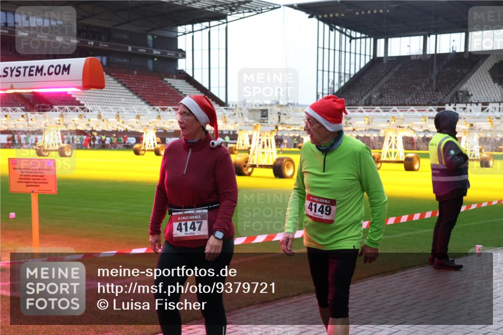 07.12.2025 - St. Pauli X-Mass-Run No. 15 Luisa Fischer http://msf.ph/oto/9379721 07.12.2025 10:36:05 Ziel 15, 4147, 15, 4149, 106, 350, 998, 1100, 1365, 1822, 2353, 2406, 2422, 2489, 2857, 2863, 3224, 3476, 3721, 4034, 4147, 4149, 4595, 4772, 4776, 4778, 4779 meine-sportfotos.de