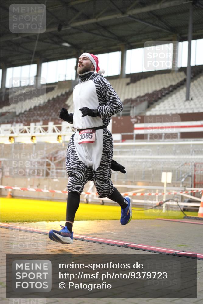 07.12.2025 - St. Pauli X-Mass-Run No. 15 Patografie http://msf.ph/oto/9379723 07.12.2025 10:14:33 Ziel 1158, 2564, 2617, 2618, 2864, 3481, 3565, 4508 meine-sportfotos.de