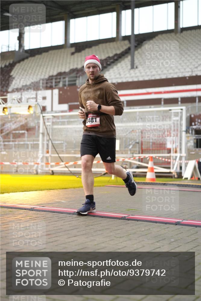 07.12.2025 - St. Pauli X-Mass-Run No. 15 Patografie http://msf.ph/oto/9379742 07.12.2025 10:14:37 Ziel 1158, 2564, 2617, 2618, 2864, 3481, 3565, 4508 meine-sportfotos.de