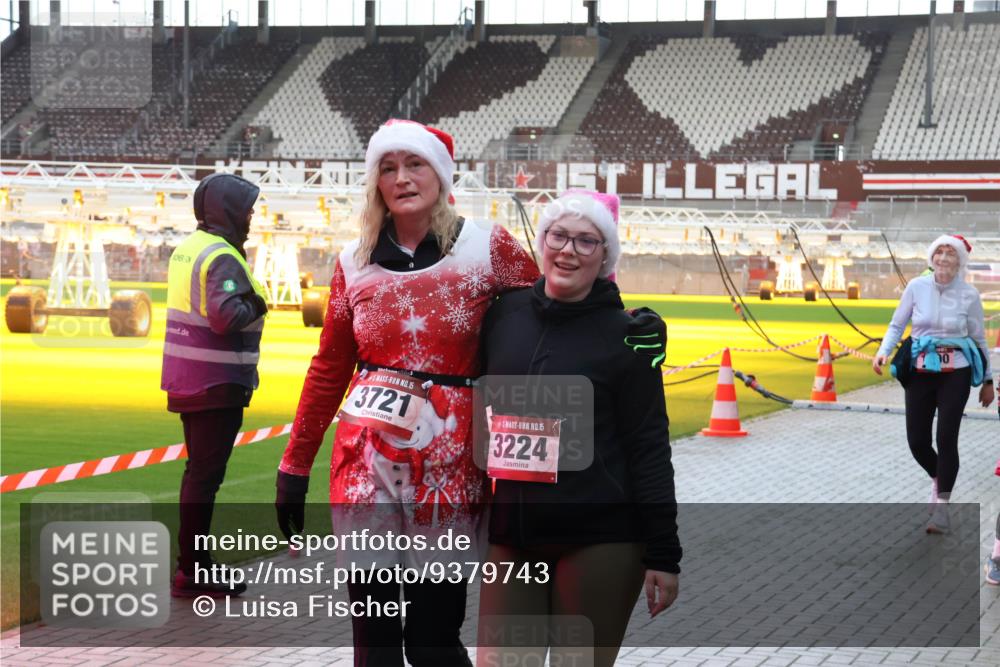 07.12.2025 - St. Pauli X-Mass-Run No. 15 Luisa Fischer http://msf.ph/oto/9379743 07.12.2025 10:36:10 Ziel 15, 3721, 15, 3224, 10, 350, 998, 1100, 1365, 1822, 2406, 2489, 3224, 3476, 3721, 4034, 4595 meine-sportfotos.de