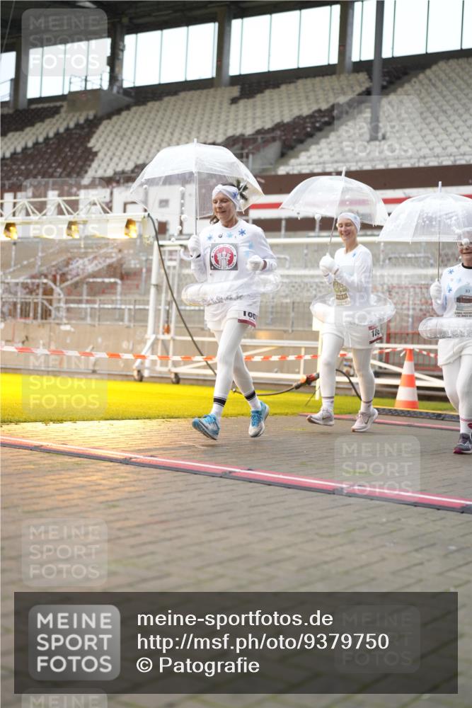 07.12.2025 - St. Pauli X-Mass-Run No. 15 Patografie http://msf.ph/oto/9379750 07.12.2025 10:14:47 Ziel 1363, 1867, 1869, 1873, 3481, 3565, 4001, 4004 meine-sportfotos.de