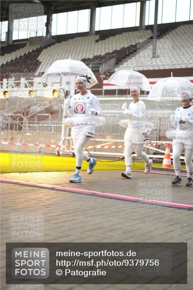 07.12.2025 - St. Pauli X-Mass-Run No. 15 Patografie http://msf.ph/oto/9379756 07.12.2025 10:14:47 Ziel 1363, 1867, 1869, 1873, 3481, 3565, 4001, 4004 meine-sportfotos.de