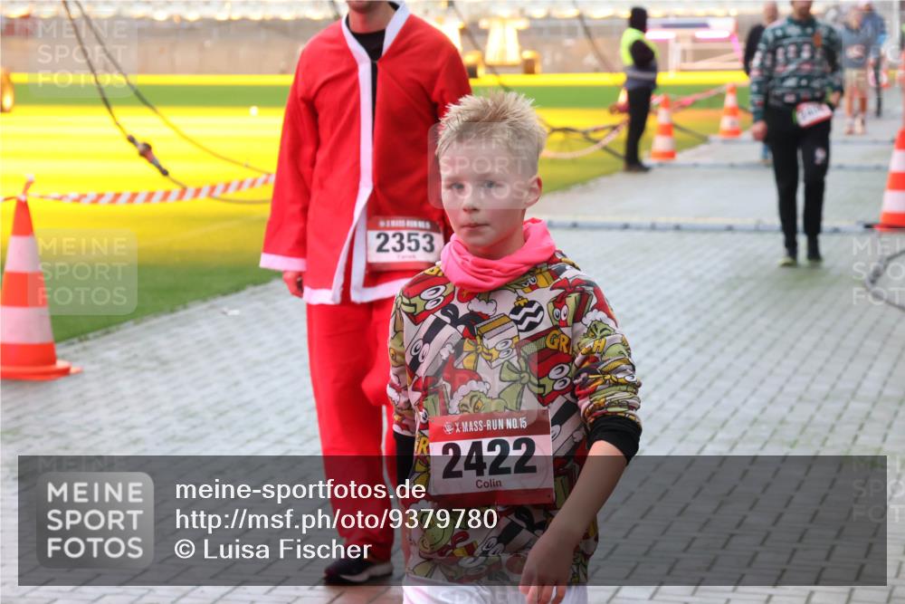 07.12.2025 - St. Pauli X-Mass-Run No. 15 Luisa Fischer http://msf.ph/oto/9379780 07.12.2025 10:36:18 Ziel 2353, 15, 2422, 00, 350, 998, 1100, 1365, 1822, 2489, 3476, 4034 meine-sportfotos.de