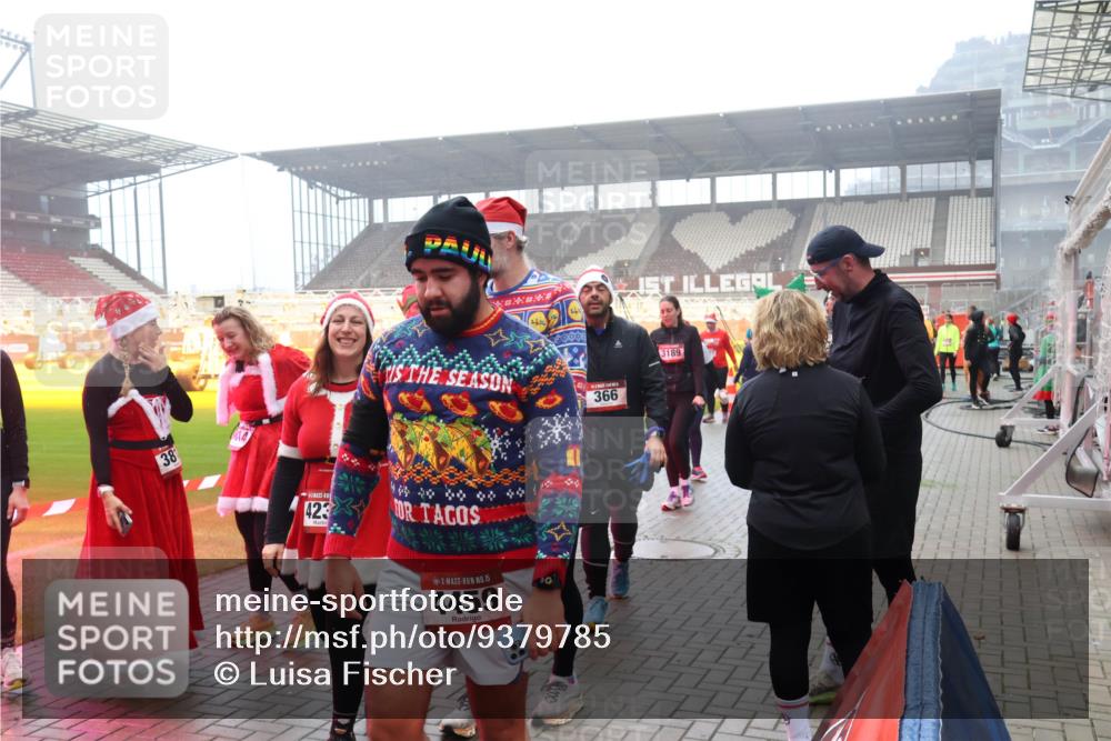 07.12.2025 - St. Pauli X-Mass-Run No. 15 Luisa Fischer http://msf.ph/oto/9379785 07.12.2025 10:07:38 Ziel 38, 14, 366, 423, 15, 4459, 3189, 217, 256, 265, 272, 366, 421, 517, 657, 685, 716, 767, 792, 867, 972, 975, 1007, 1103, 1187, 1234, 1505, 1543, 1572, 1735, 1736, 2129, 2983, 3003, 3189, 3414, 3945, 4354, 4735, 4738 meine-sportfotos.de
