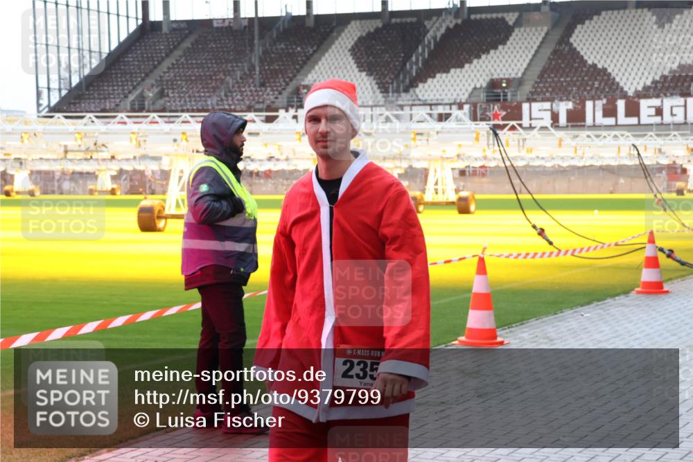 07.12.2025 - St. Pauli X-Mass-Run No. 15 Luisa Fischer http://msf.ph/oto/9379799 07.12.2025 10:36:21 Ziel 235, 350, 1822, 2489, 3476, 4034 meine-sportfotos.de