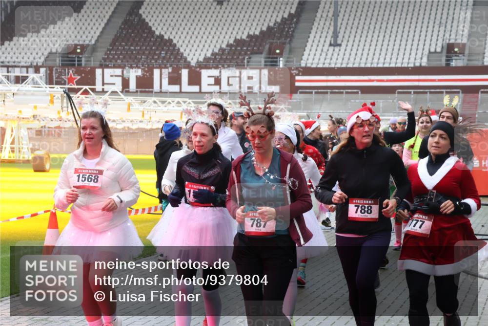 07.12.2025 - St. Pauli X-Mass-Run No. 15 Luisa Fischer http://msf.ph/oto/9379804 07.12.2025 11:11:53 Ziel 1568, 1, 787, 788, 177, 48, 171, 182, 190, 411, 660, 679, 689, 690, 697, 698, 777, 787, 788, 812, 815, 817, 832, 841, 909, 1145, 1146, 1147, 1309, 1321, 1518, 1519, 1557, 1565, 1568, 1589, 1619, 1707, 1711, 1714, 1767, 1770, 2258, 2742, 4801, 4805, 4806, 4810, 4813, 5005, 5006 meine-sportfotos.de