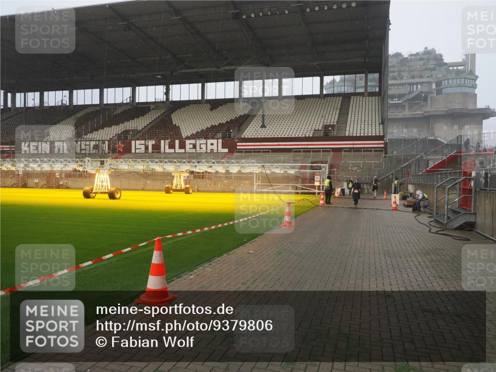 07.12.2025 - St. Pauli X-Mass-Run No. 15 Fabian Wolf http://msf.ph/oto/9379806 07.12.2025 10:08:17 Ziel 2691, 2692, 2746, 3627, 3628, 4734, 4737, 4740 meine-sportfotos.de