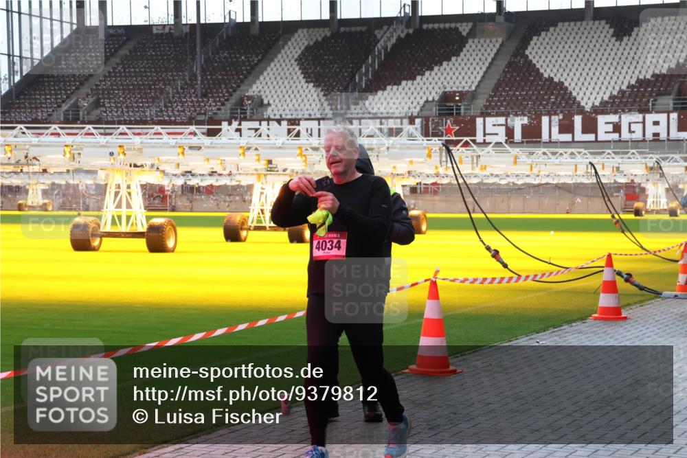 07.12.2025 - St. Pauli X-Mass-Run No. 15 Luisa Fischer http://msf.ph/oto/9379812 07.12.2025 10:36:36 Ziel 15, 4034, 350, 2489, 2948, 3089, 3476, 4034 meine-sportfotos.de