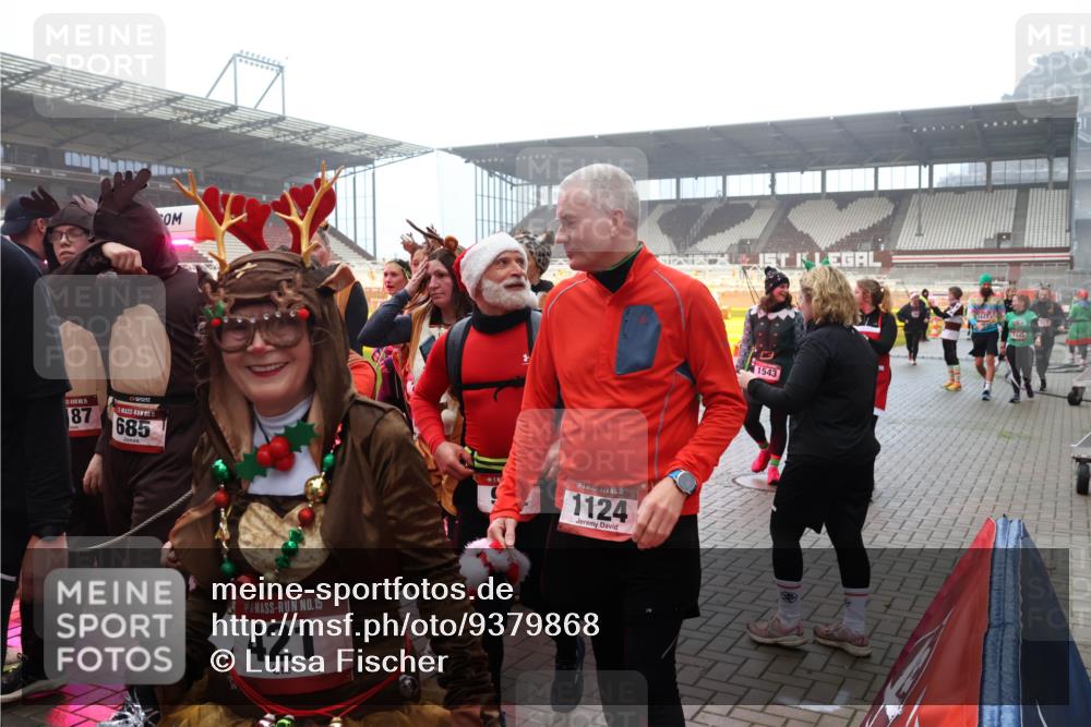 07.12.2025 - St. Pauli X-Mass-Run No. 15 Luisa Fischer http://msf.ph/oto/9379868 07.12.2025 10:08:09 Ziel 87, 685, 15, 421, 15, 1124, 1543, 256, 265, 272, 517, 657, 685, 716, 767, 1187, 1234, 1447, 1449, 1543, 1905, 3003, 3627, 3628, 4231, 4623, 4624, 4626, 4740 meine-sportfotos.de