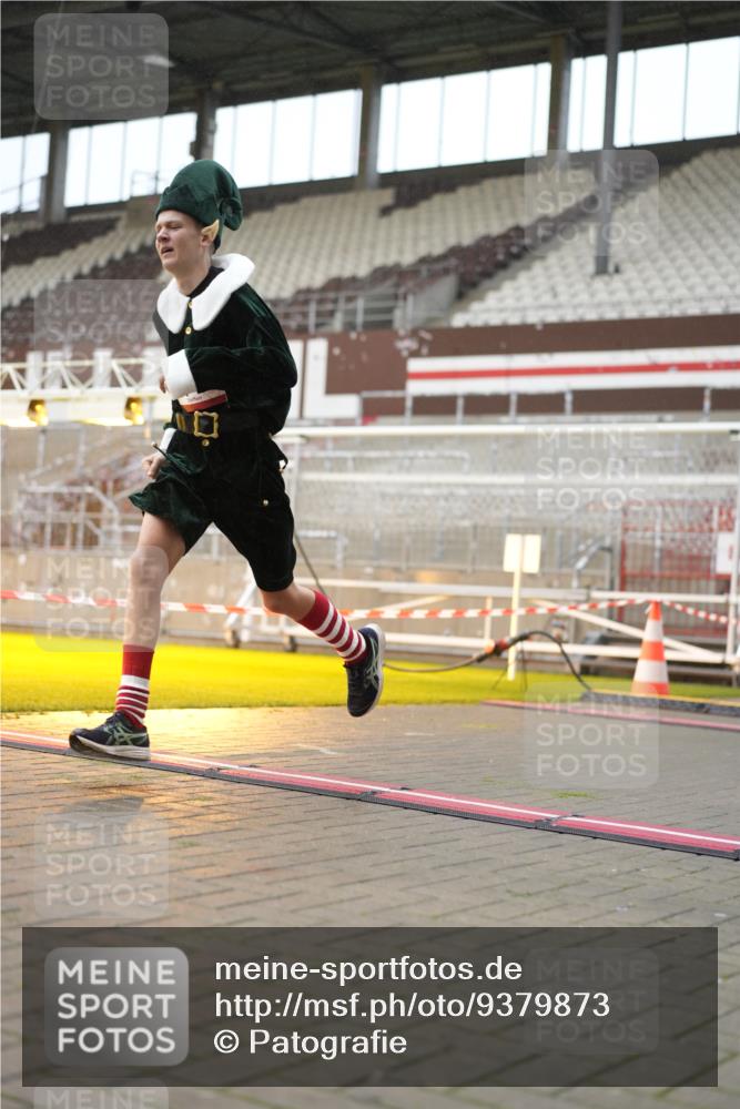 07.12.2025 - St. Pauli X-Mass-Run No. 15 Patografie http://msf.ph/oto/9379873 07.12.2025 10:14:58 Ziel 308, 762, 1363, 1867, 1869, 1873, 2883, 2891, 3741, 4001, 4004 meine-sportfotos.de