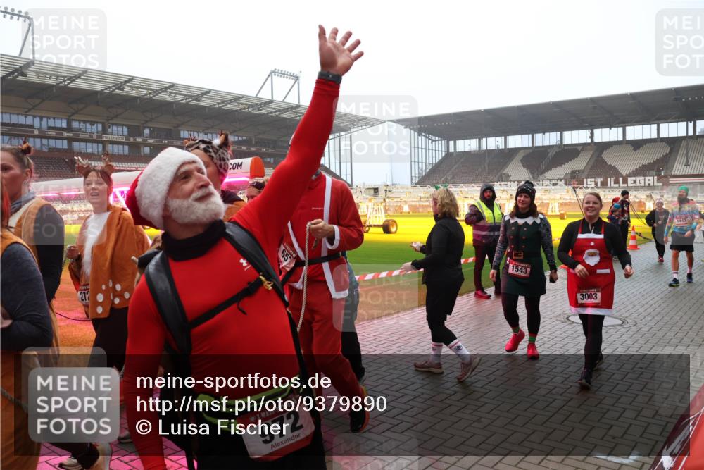 07.12.2025 - St. Pauli X-Mass-Run No. 15 Luisa Fischer http://msf.ph/oto/9379890 07.12.2025 10:08:12 Ziel 272, 657, 5, 972, 1543, 3003, 1447, 256, 265, 272, 517, 657, 685, 716, 767, 1187, 1234, 1447, 1449, 1543, 1905, 3003, 3627, 3628, 4231, 4623, 4624, 4626, 4734, 4737, 4740 meine-sportfotos.de