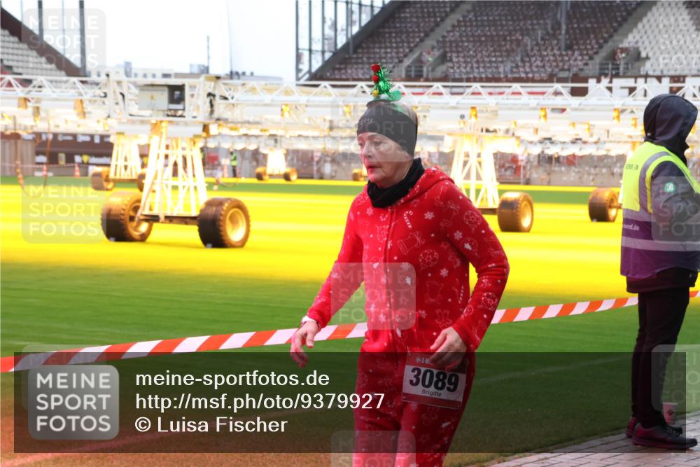07.12.2025 - St. Pauli X-Mass-Run No. 15 Luisa Fischer http://msf.ph/oto/9379927 07.12.2025 10:36:58 Ziel 3089, 37, 511, 521, 665, 717, 833, 2615, 2948, 3056, 3089, 3382, 4200, 4591, 4597, 4599, 4690, 4691, 4693 meine-sportfotos.de