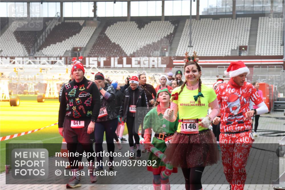 07.12.2025 - St. Pauli X-Mass-Run No. 15 Luisa Fischer http://msf.ph/oto/9379932 07.12.2025 11:11:58 Ziel 841, 09, 832, 15, 1146, 171, 182, 190, 411, 679, 689, 690, 697, 698, 777, 787, 788, 812, 815, 817, 832, 841, 909, 1145, 1146, 1147, 1186, 1309, 1321, 1518, 1519, 1557, 1565, 1568, 1589, 1619, 1707, 1711, 1714, 1767, 1770, 2258, 2742, 4801, 4805, 4806, 4810, 4813, 5005, 5006 meine-sportfotos.de