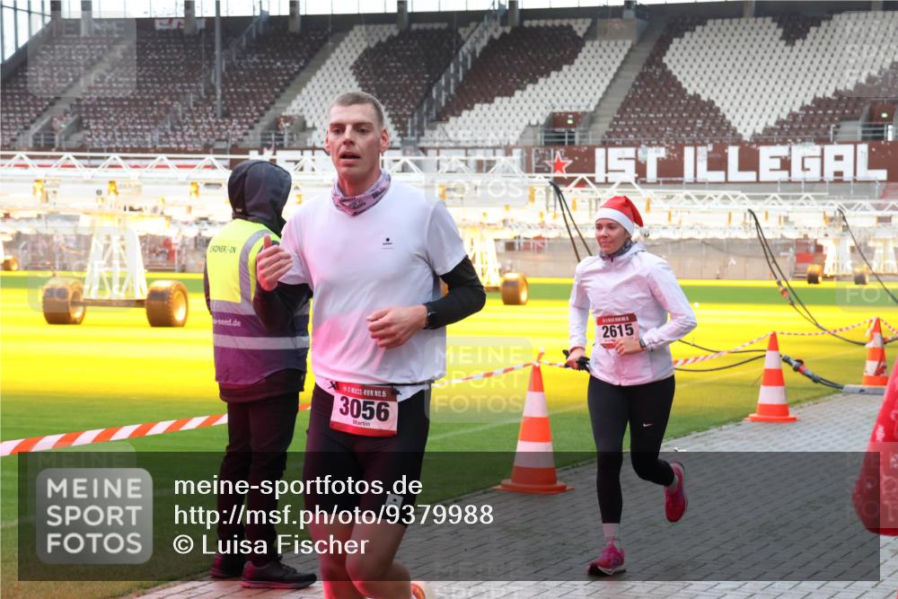 07.12.2025 - St. Pauli X-Mass-Run No. 15 Luisa Fischer http://msf.ph/oto/9379988 07.12.2025 10:37:11 Ziel 15, 3056, 2615, 37, 503, 511, 521, 665, 717, 833, 2349, 2351, 2615, 2948, 3056, 3089, 3090, 3263, 3382, 4200, 4591, 4597, 4599, 4690, 4691, 4693 meine-sportfotos.de