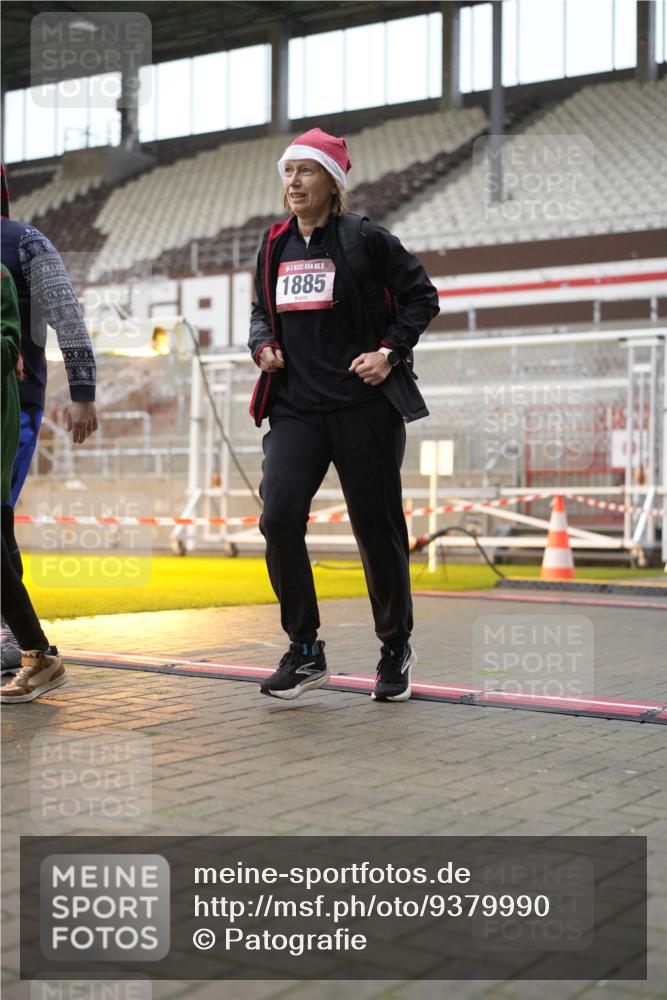 07.12.2025 - St. Pauli X-Mass-Run No. 15 Patografie http://msf.ph/oto/9379990 07.12.2025 10:15:16 Ziel 308, 431, 436, 438, 1180, 1183, 1885, 2666, 2667, 2668, 3103, 4494, 4536 meine-sportfotos.de