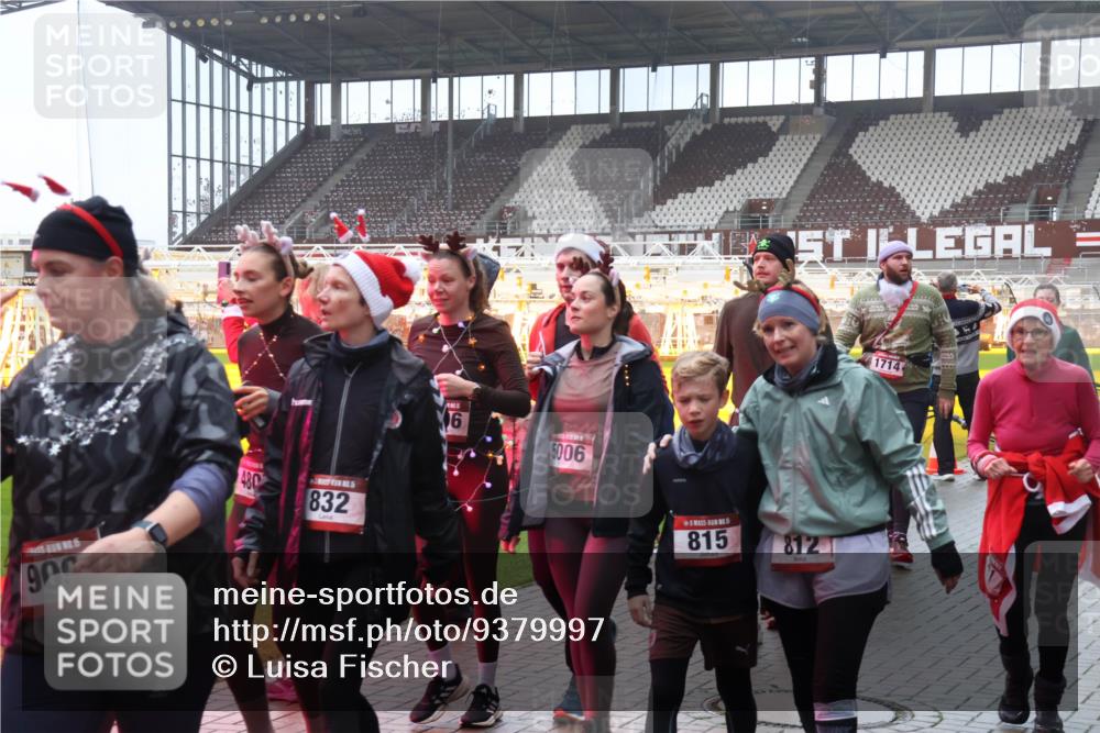 07.12.2025 - St. Pauli X-Mass-Run No. 15 Luisa Fischer http://msf.ph/oto/9379997 07.12.2025 11:12:04 Ziel 5, 909, 480, 832, 6, 5006, 815, 812, 1714, 171, 182, 190, 408, 411, 437, 679, 689, 690, 694, 777, 787, 788, 812, 815, 817, 832, 841, 909, 1145, 1146, 1147, 1186, 1309, 1321, 1557, 1565, 1568, 1589, 1619, 1707, 1711, 1714, 1767, 1770, 2742, 4801, 4805, 4806, 4810, 4813, 5005, 5006 meine-sportfotos.de