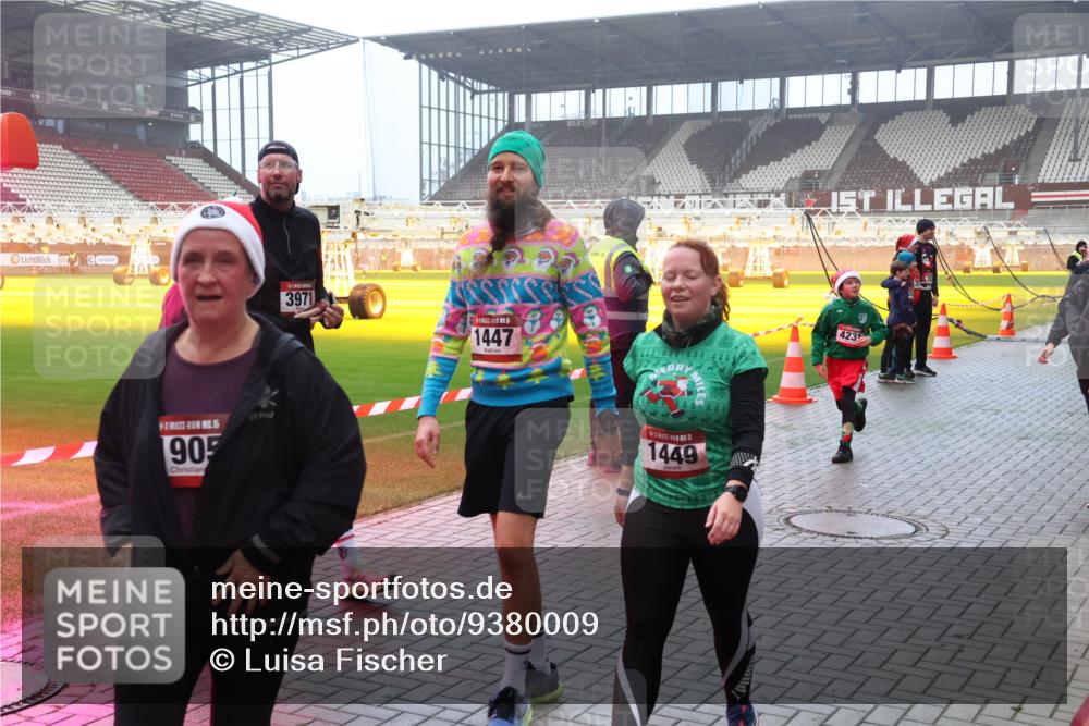 07.12.2025 - St. Pauli X-Mass-Run No. 15 Luisa Fischer http://msf.ph/oto/9380009 07.12.2025 10:08:18 Ziel 3971, 1447, 15, 905, 1449, 423, 657, 716, 767, 1447, 1449, 1543, 1905, 2691, 2692, 3003, 3627, 3628, 4231, 4623, 4624, 4626, 4734, 4737, 4740 meine-sportfotos.de