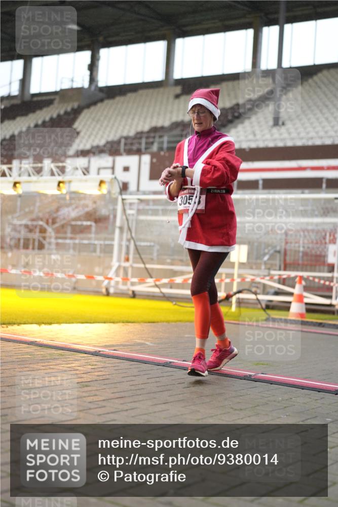 07.12.2025 - St. Pauli X-Mass-Run No. 15 Patografie http://msf.ph/oto/9380014 07.12.2025 10:15:27 Ziel 436, 1180, 1183, 1885, 2745, 3053, 3103, 4455, 4494, 4536 meine-sportfotos.de