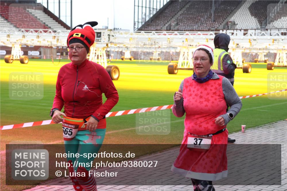 07.12.2025 - St. Pauli X-Mass-Run No. 15 Luisa Fischer http://msf.ph/oto/9380027 07.12.2025 10:37:25 Ziel 665, 15, 37, 37, 503, 511, 521, 665, 717, 833, 2349, 2351, 2615, 3056, 3090, 3263, 3382, 4200, 4591, 4597, 4599, 4690, 4691, 4693, 4761 meine-sportfotos.de