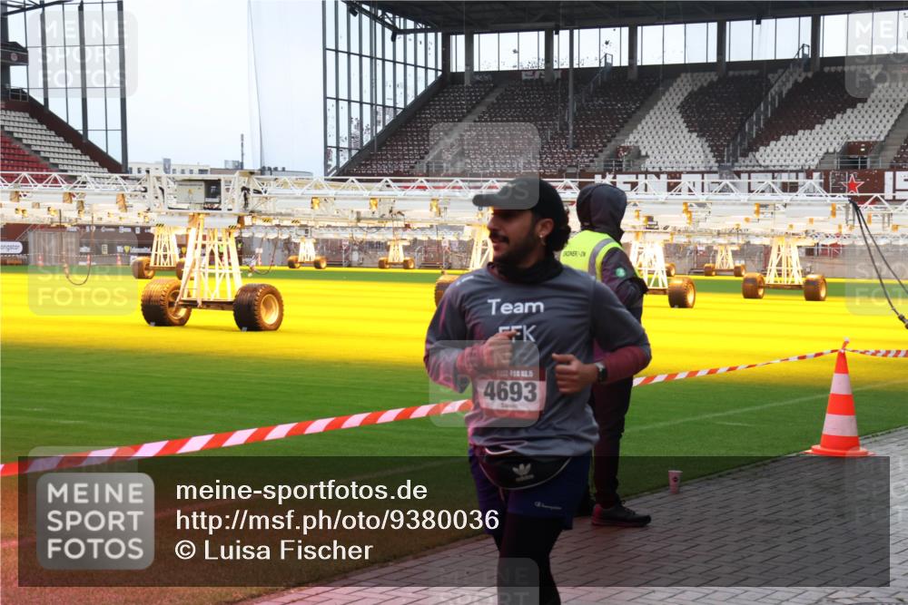 07.12.2025 - St. Pauli X-Mass-Run No. 15 Luisa Fischer http://msf.ph/oto/9380036 07.12.2025 10:37:28 Ziel 15, 4693, 37, 503, 511, 521, 665, 717, 833, 2349, 2351, 2615, 3056, 3090, 3263, 3382, 4597, 4690, 4691, 4693, 4761 meine-sportfotos.de