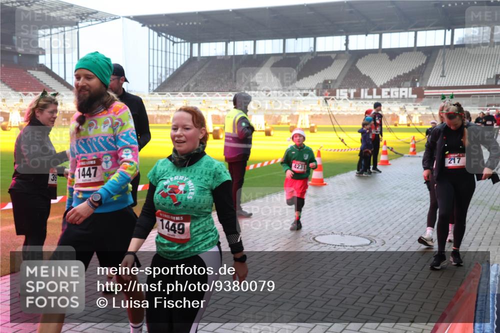 07.12.2025 - St. Pauli X-Mass-Run No. 15 Luisa Fischer http://msf.ph/oto/9380079 07.12.2025 10:08:18 Ziel 1447, 1449, 4231, 217, 657, 716, 767, 1447, 1449, 1543, 1905, 2691, 2692, 3003, 3627, 3628, 4231, 4623, 4624, 4626, 4734, 4737, 4740 meine-sportfotos.de