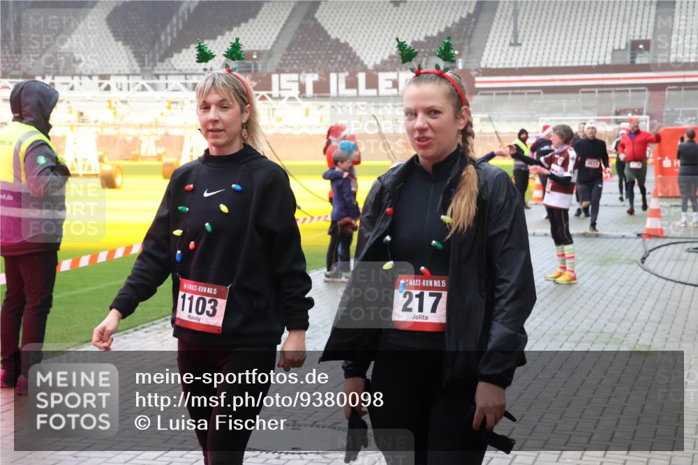 07.12.2025 - St. Pauli X-Mass-Run No. 15 Luisa Fischer http://msf.ph/oto/9380098 07.12.2025 10:08:21 Ziel 15, 1103, 15, 217, 4475, 1447, 1449, 1543, 1905, 2691, 2692, 3003, 3627, 3628, 4231, 4623, 4624, 4626, 4734, 4737, 4740 meine-sportfotos.de
