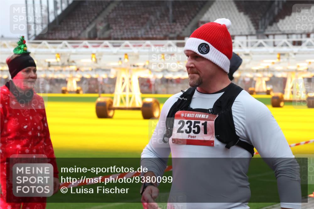 07.12.2025 - St. Pauli X-Mass-Run No. 15 Luisa Fischer http://msf.ph/oto/9380099 07.12.2025 10:38:02 Ziel 30, 15, 2351, 3069, 3214, 4761, 4872 meine-sportfotos.de