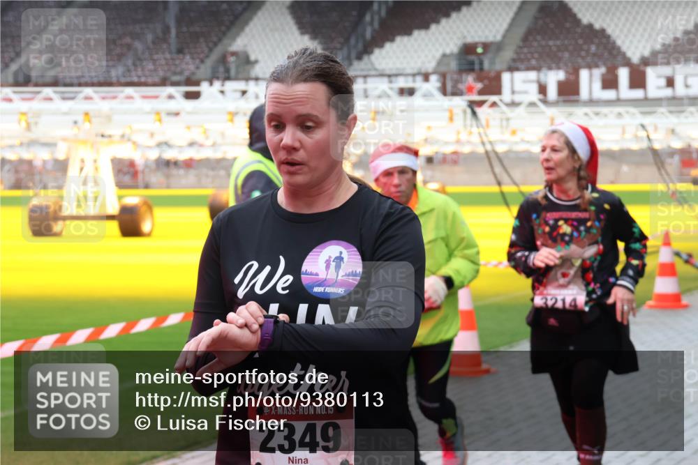 07.12.2025 - St. Pauli X-Mass-Run No. 15 Luisa Fischer http://msf.ph/oto/9380113 07.12.2025 10:38:04 Ziel 21, 15, 2349, 3214, 2899, 3069, 3214, 4761, 4872 meine-sportfotos.de