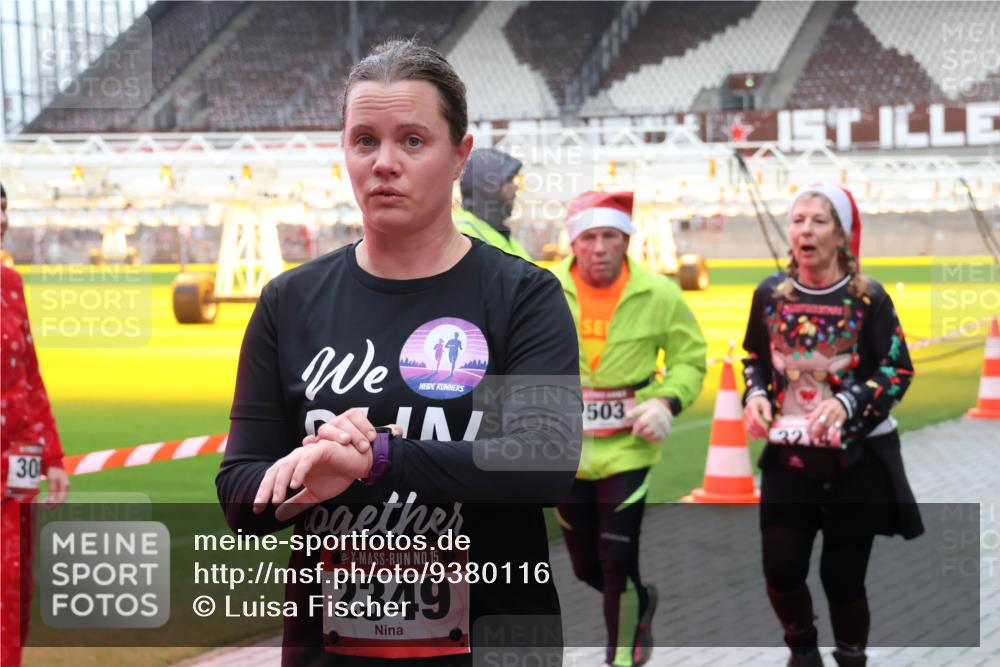 07.12.2025 - St. Pauli X-Mass-Run No. 15 Luisa Fischer http://msf.ph/oto/9380116 07.12.2025 10:38:05 Ziel 30, 15, 2349, 503, 2899, 3069, 3214, 4761, 4872 meine-sportfotos.de