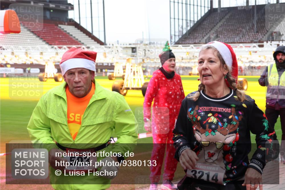 07.12.2025 - St. Pauli X-Mass-Run No. 15 Luisa Fischer http://msf.ph/oto/9380133 07.12.2025 10:38:07 Ziel 15, 503, 15, 3214, 70, 2899, 3069, 3214, 4872 meine-sportfotos.de