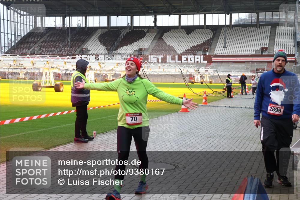 07.12.2025 - St. Pauli X-Mass-Run No. 15 Luisa Fischer http://msf.ph/oto/9380167 07.12.2025 10:38:25 Ziel 70, 2899, 70, 1794, 2899, 3069, 4872 meine-sportfotos.de