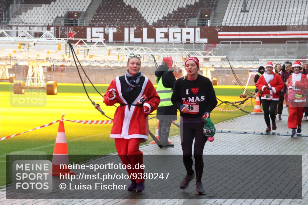 07.12.2025 - St. Pauli X-Mass-Run No. 15 Luisa Fischer http://msf.ph/oto/9380247 07.12.2025 11:13:00 Ziel 46, 489, 114, 46, 76, 79, 218, 416, 489, 494, 597, 605, 663, 671, 682, 718, 836, 839, 888, 1142, 1246, 1261, 1278, 1420, 1422, 1423, 1609, 1610, 2858, 3167, 4794, 4795, 4796, 4802, 4804 meine-sportfotos.de