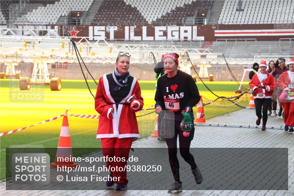 07.12.2025 - St. Pauli X-Mass-Run No. 15 Luisa Fischer http://msf.ph/oto/9380250 07.12.2025 11:13:01 Ziel 46, 5, 489, 114, 46, 76, 79, 218, 489, 494, 597, 605, 663, 671, 682, 718, 836, 839, 888, 1142, 1246, 1261, 1420, 1422, 1423, 1609, 1610, 2858, 3167, 4794, 4795, 4796, 4802, 4804 meine-sportfotos.de