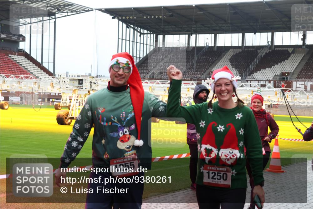 07.12.2025 - St. Pauli X-Mass-Run No. 15 Luisa Fischer http://msf.ph/oto/9380261 07.12.2025 10:39:26 Ziel 15, 1255, 15, 1250, 1250, 1255, 1417, 2078, 2085, 2827, 2828, 2943, 3058, 3061 meine-sportfotos.de