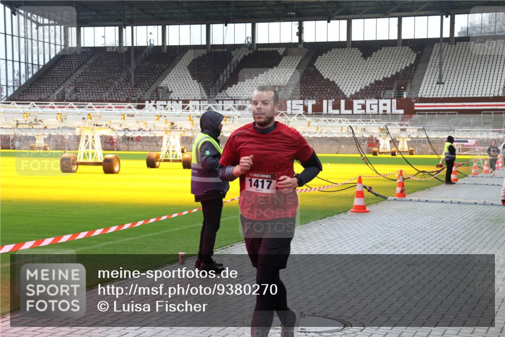 07.12.2025 - St. Pauli X-Mass-Run No. 15 Luisa Fischer http://msf.ph/oto/9380270 07.12.2025 10:39:37 Ziel 15, 1417, 981, 1250, 1255, 1417, 1796, 1889, 2827, 2828, 2943, 3061, 3118, 3240 meine-sportfotos.de