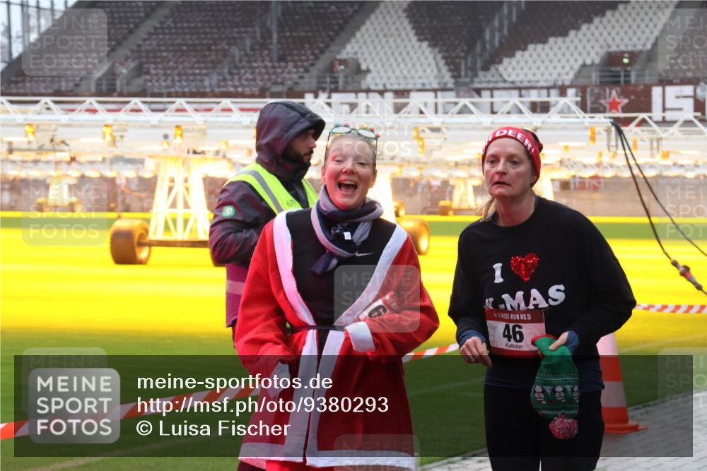07.12.2025 - St. Pauli X-Mass-Run No. 15 Luisa Fischer http://msf.ph/oto/9380293 07.12.2025 11:13:03 Ziel 46, 15, 46, 76, 79, 218, 489, 494, 597, 605, 663, 671, 681, 682, 718, 836, 839, 888, 919, 1142, 1261, 1420, 1422, 1423, 1609, 1610, 2858, 3167, 4794, 4795, 4796, 4802, 4804 meine-sportfotos.de
