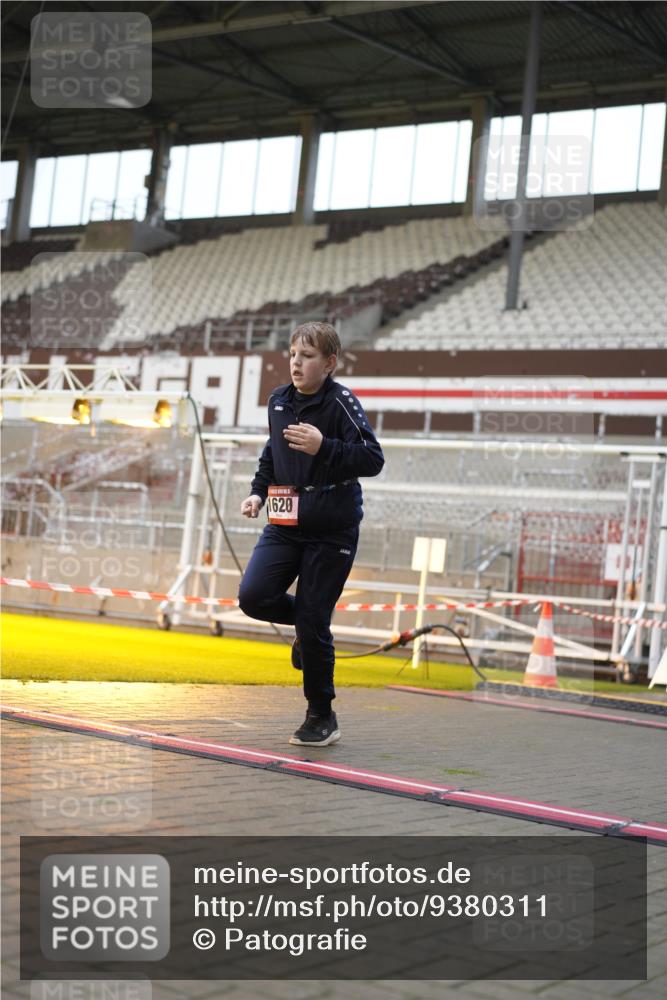 07.12.2025 - St. Pauli X-Mass-Run No. 15 Patografie http://msf.ph/oto/9380311 07.12.2025 10:16:49 Ziel 1620, 1989, 1997, 2694, 3633, 4356, 4359, 4769 meine-sportfotos.de