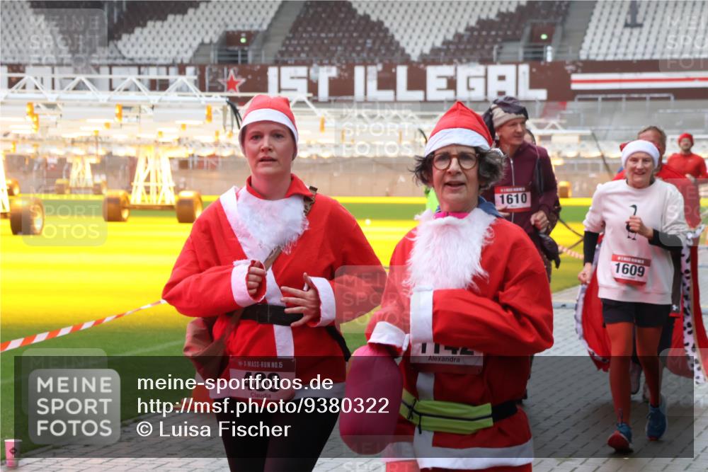 07.12.2025 - St. Pauli X-Mass-Run No. 15 Luisa Fischer http://msf.ph/oto/9380322 07.12.2025 11:13:09 Ziel 15, 489, 1610, 1609, 46, 218, 489, 494, 597, 605, 663, 671, 681, 682, 683, 684, 718, 836, 839, 888, 919, 1142, 1175, 1178, 1261, 1420, 1422, 1423, 1609, 1610, 1703, 2858, 3167, 4794, 4795, 4796, 4802, 4804 meine-sportfotos.de
