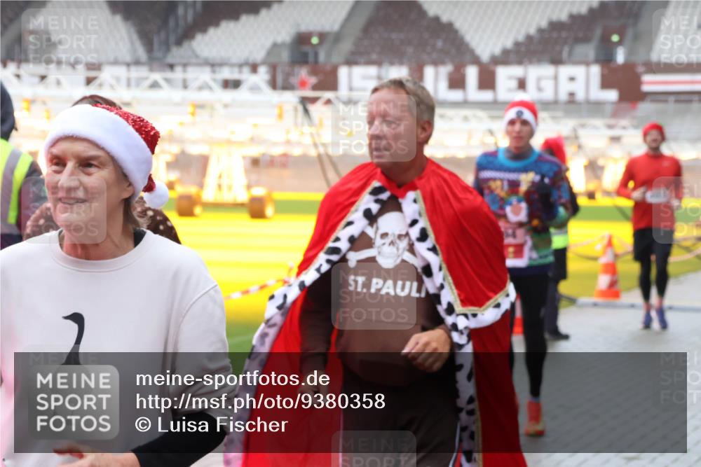 07.12.2025 - St. Pauli X-Mass-Run No. 15 Luisa Fischer http://msf.ph/oto/9380358 07.12.2025 11:13:13 Ziel 46, 218, 489, 494, 663, 671, 681, 682, 683, 684, 718, 839, 888, 919, 1142, 1175, 1178, 1261, 1420, 1422, 1423, 1609, 1610, 1703, 2858, 3167, 4794, 4795, 4796, 4802, 4804 meine-sportfotos.de